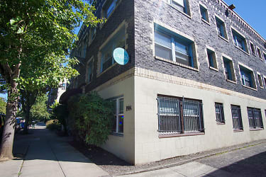 1904 NE Couch St unit 207 - Portland, OR