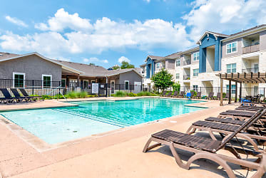 Live Oak Apartment Homes - Georgetown, TX