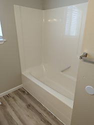 5296 W Hedgewood Ave - 2nd Bathroom (2).png