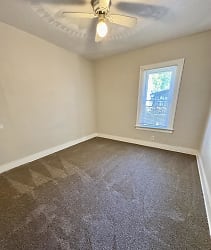 768 Chalker St unit 1downstairs - Akron, OH