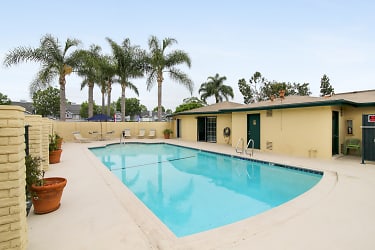 Ocean Air Apartments - Huntington Beach, CA