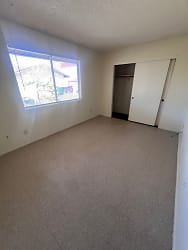 6450 Hermosa Ave unit A - Yucca Valley, CA