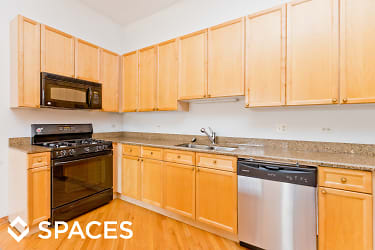 2531 N Southport Ave unit 2535-2S - Chicago, IL