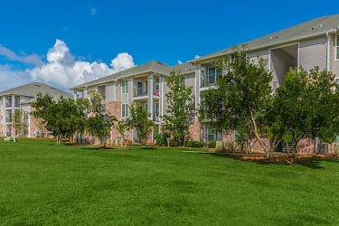 Arbor Landing @ Lake Jackson Apartments - Tallahassee, FL