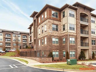 Venue Big Creek Apartments - Alpharetta, GA