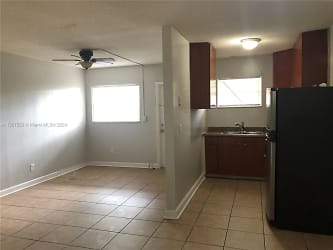 716 SW 16th Ave #3 - Fort Lauderdale, FL