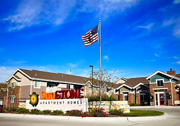 SunSTONE Apartment Homes At Fox Ridge - Wichita, KS