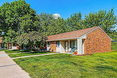 602 Van Dorn St unit 24 - Polk City, IA