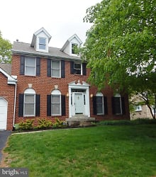 104 Country Club Dr - Lansdale, PA
