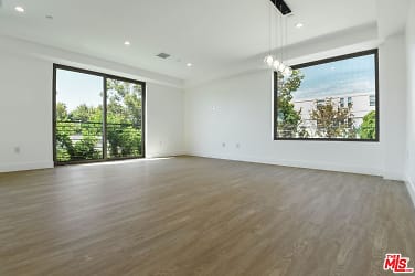 1206 N Sycamore Ave #3 - Los Angeles, CA