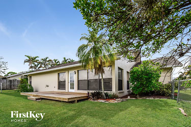17454 Meadow Lake Circle - Fort Myers, FL