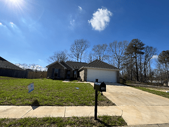 491 Silver Hill Dr - Pearl, MS