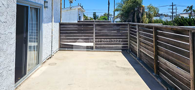 3131 S Canfield Avenue Unit 207 - Los Angeles, CA