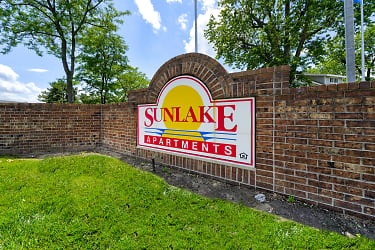 Sunlake Apartment Homes - Fishers, IN