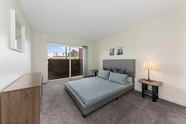 Villas At Desert Pointe Apartments - Las Vegas, NV