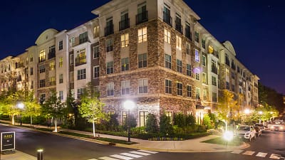 Axis At Shady Grove Apartments - Rockville, MD