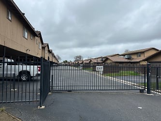 155 S Fork Ave unit A - Merced, CA