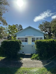 204 Andrews St - New Smyrna Beach, FL