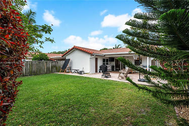 2735 NW 92nd Ave - Coral Springs, FL