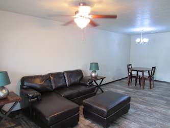 Beal Townhomes Apartments - Sioux Falls, SD