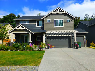 943 Clearwater Ct - Mount Vernon, WA