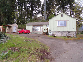 640 82nd Dr - Gladstone, OR