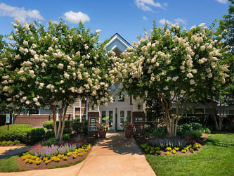 Highlands At Olde Raleigh Apartments - Raleigh, NC