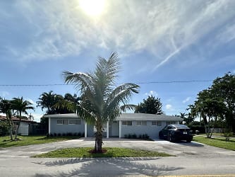 650 NW 39th St - Oakland Park, FL