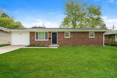 2402 Stover Dr - New Albany, IN