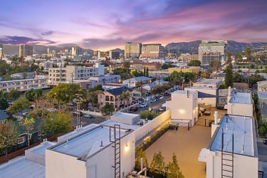 Make This Premier Community In Hollywood Your New Home! Apartments - Los Angeles, CA