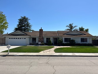 1090 Foxenwood Dr - Orcutt, CA