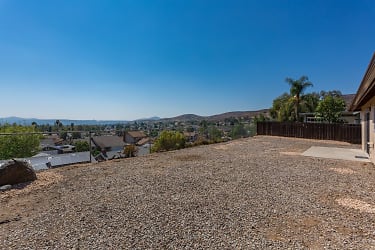 10964 Easthaven Ct - Santee, CA