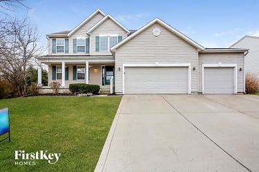 11749 Gatwick View Drive - Fishers, IN