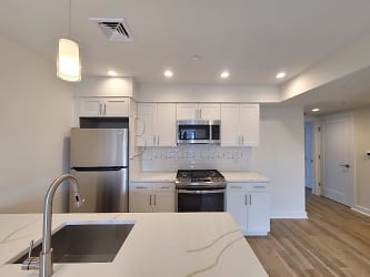 25-70 32nd St unit 4C - Queens, NY