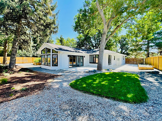 1109 Newsom St - Fort Collins, CO