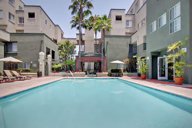 CentrePointe Apartments - Los Angeles, CA