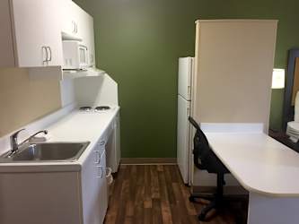 Furnished Studio - Seattle - Everett - North Apartments - Everett, WA