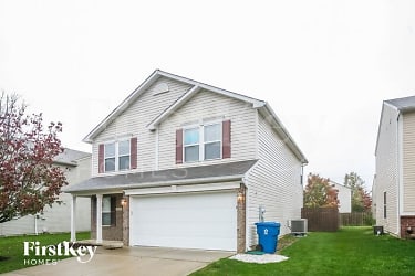 8053 Grove Berry Dr - Indianapolis, IN