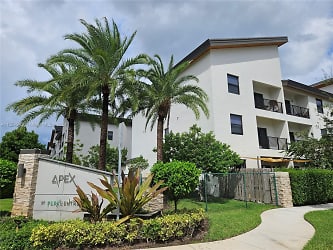 8151 NW 104th Ave #34 - Doral, FL