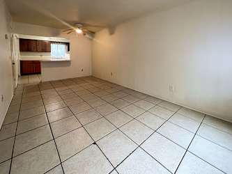 2191 - Holly Heights Apartments - Gainesville, FL