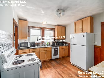 54 Upland Rd unit 1 - Somerville, MA