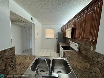 9022 NW 28th Dr #2-107 - Coral Springs, FL