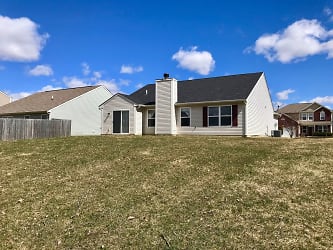 3704 Newcastle Dr - Indianapolis, IN