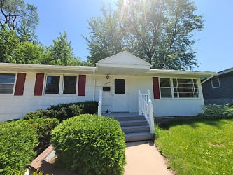 3620 3rd Pl NW - Rochester, MN