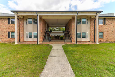 Courtyard Apartments At Cordova - Pensacola, FL