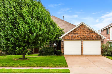 122 Lonesome Dove Ln - Forney, TX