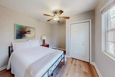 Room For Rent - Norcross, GA