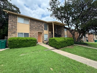 1303 Indian Trail unit C - Harker Heights, TX