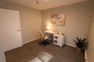 2809 Lincoln Way Apt 109 109 (MODEL) - Sioux City, IA