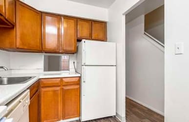 The Townhouse Apartments - Colorado Springs, CO